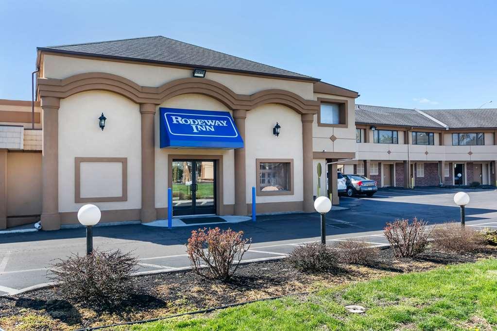 Hotel Rodeway Bristol Near Sesame Place