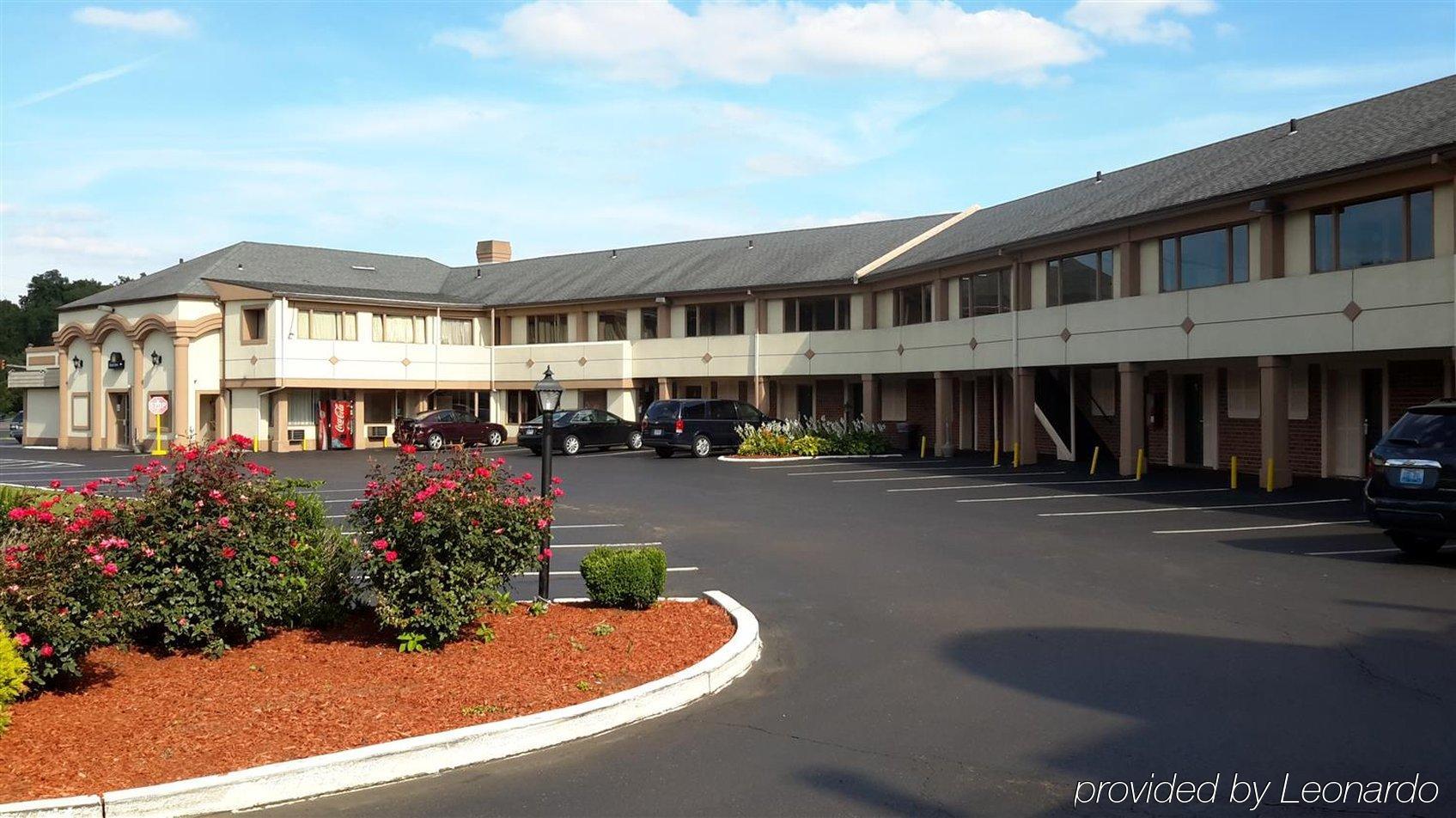Hotel Rodeway Bristol Near Sesame Place 2*