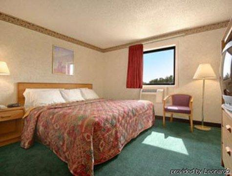 Hotel Rodeway Bristol Near Sesame Place