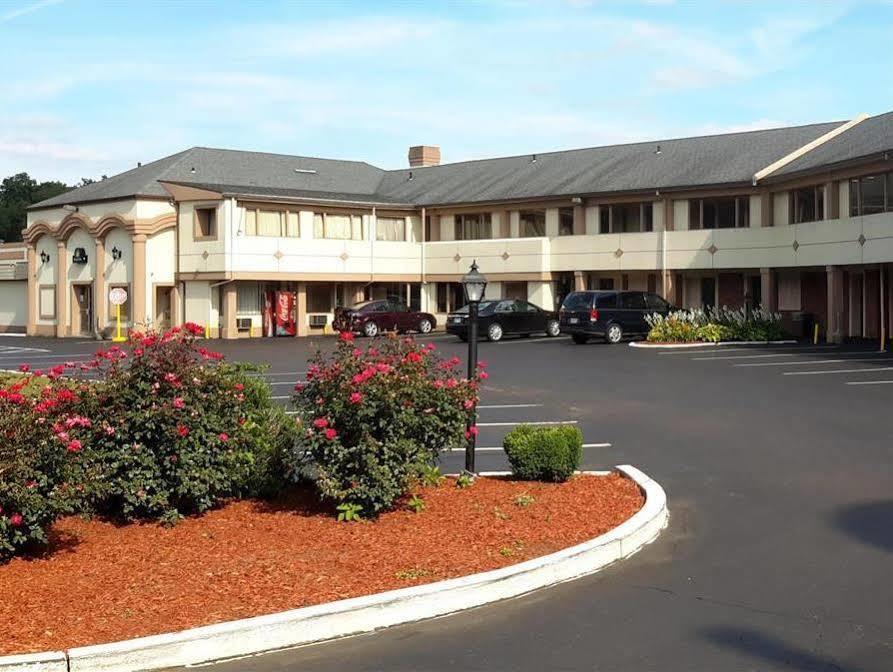 Rodeway Bristol Near Sesame Place