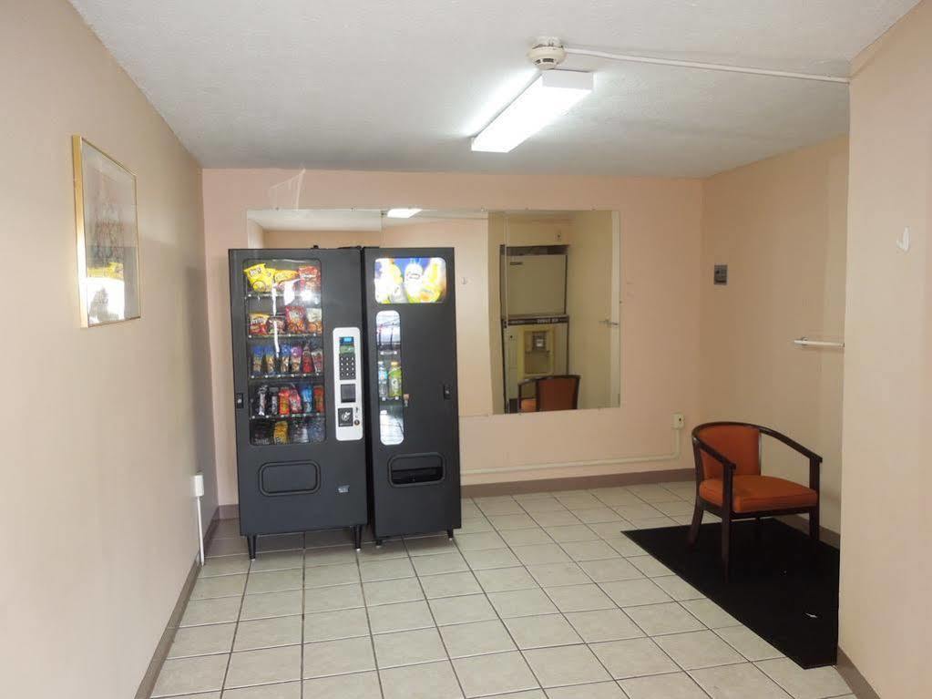 Rodeway Bristol Near Sesame Place Hotel 2*