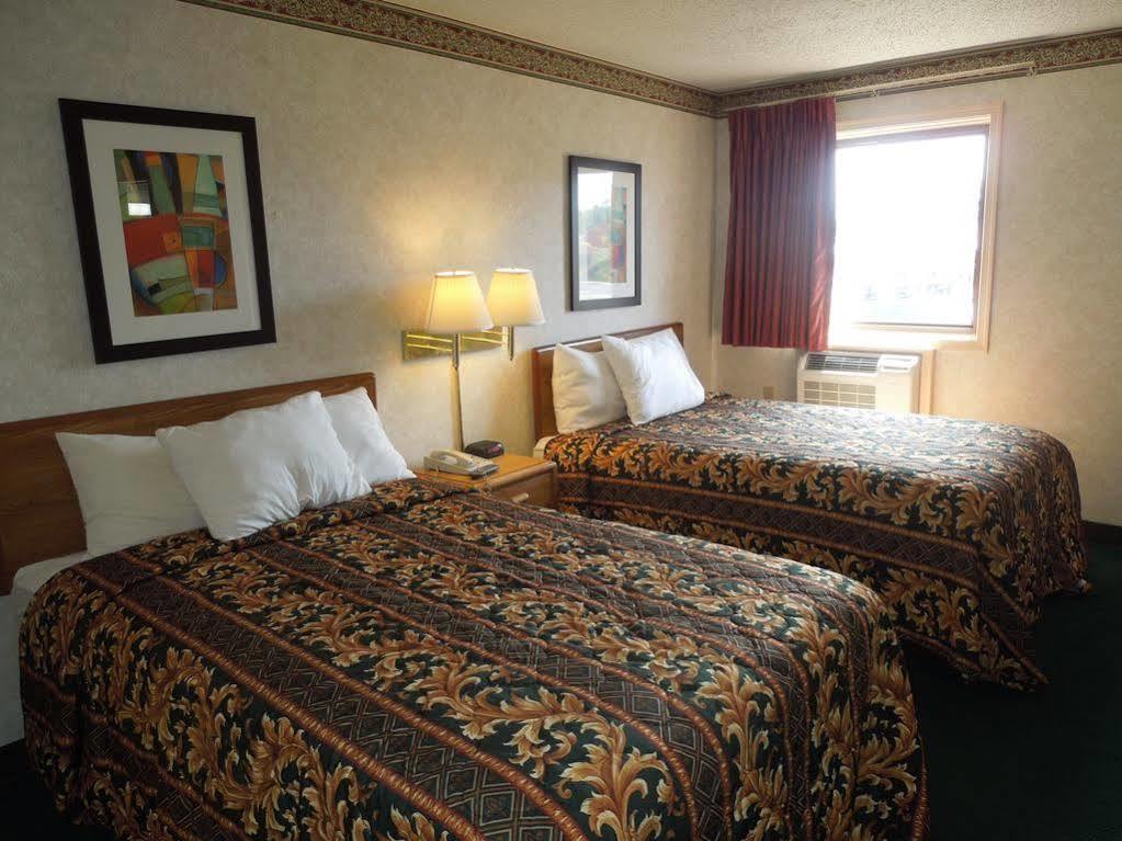 Rodeway Bristol Near Sesame Place Hotel 2*